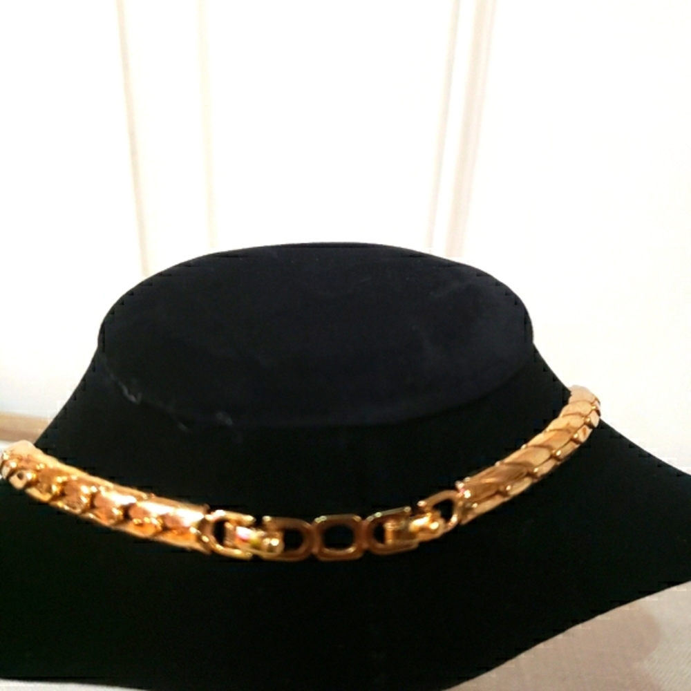 Christian Dior Necklace - Picture 5 of 9